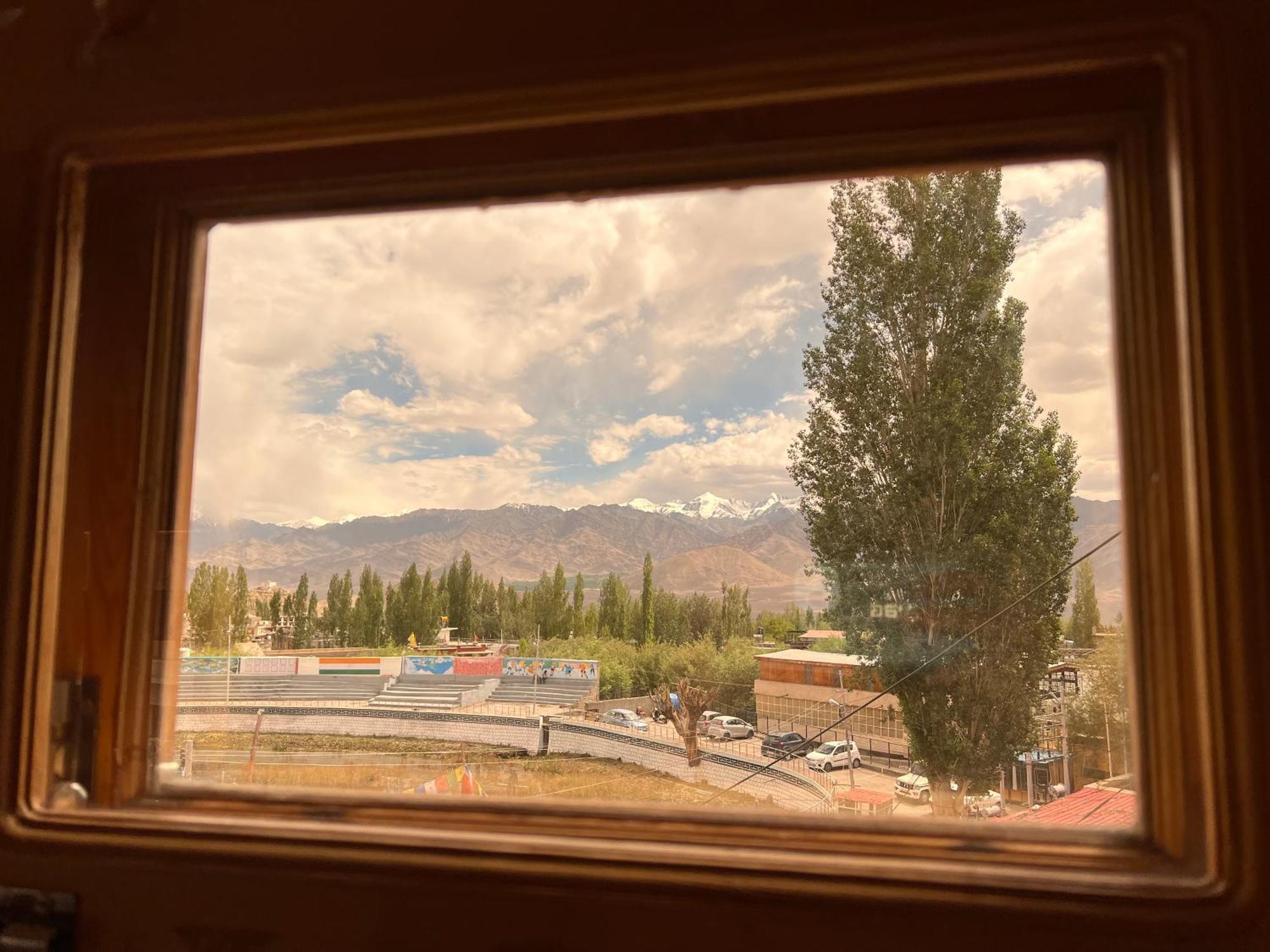 Hotel New Glacier View Leh Esterno foto