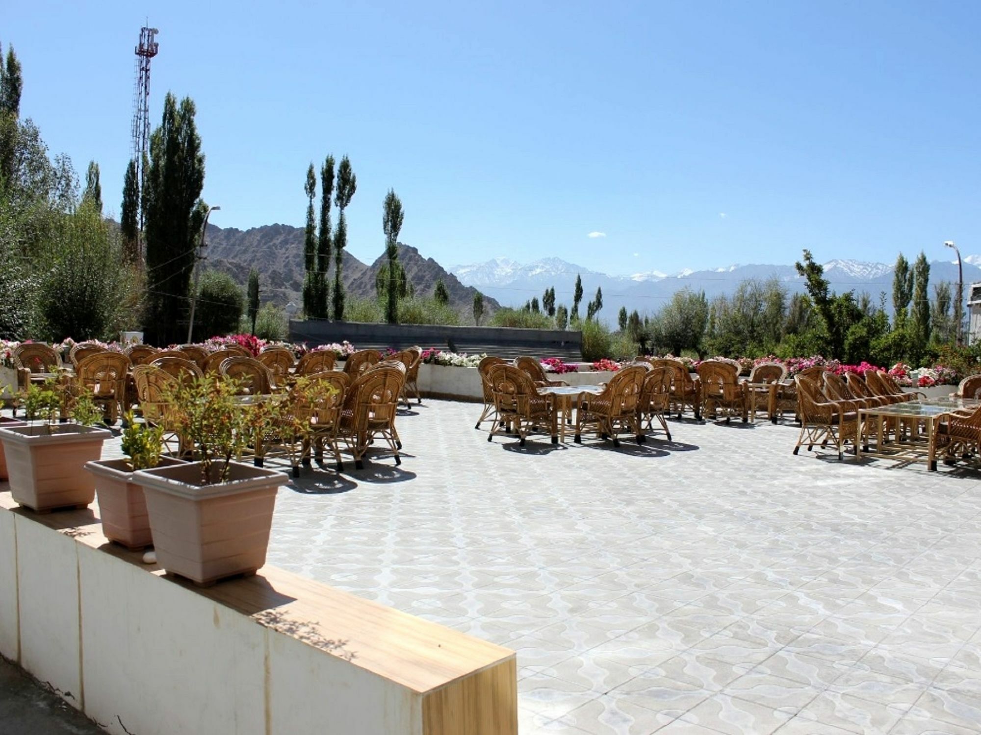 Hotel New Glacier View Leh Esterno foto