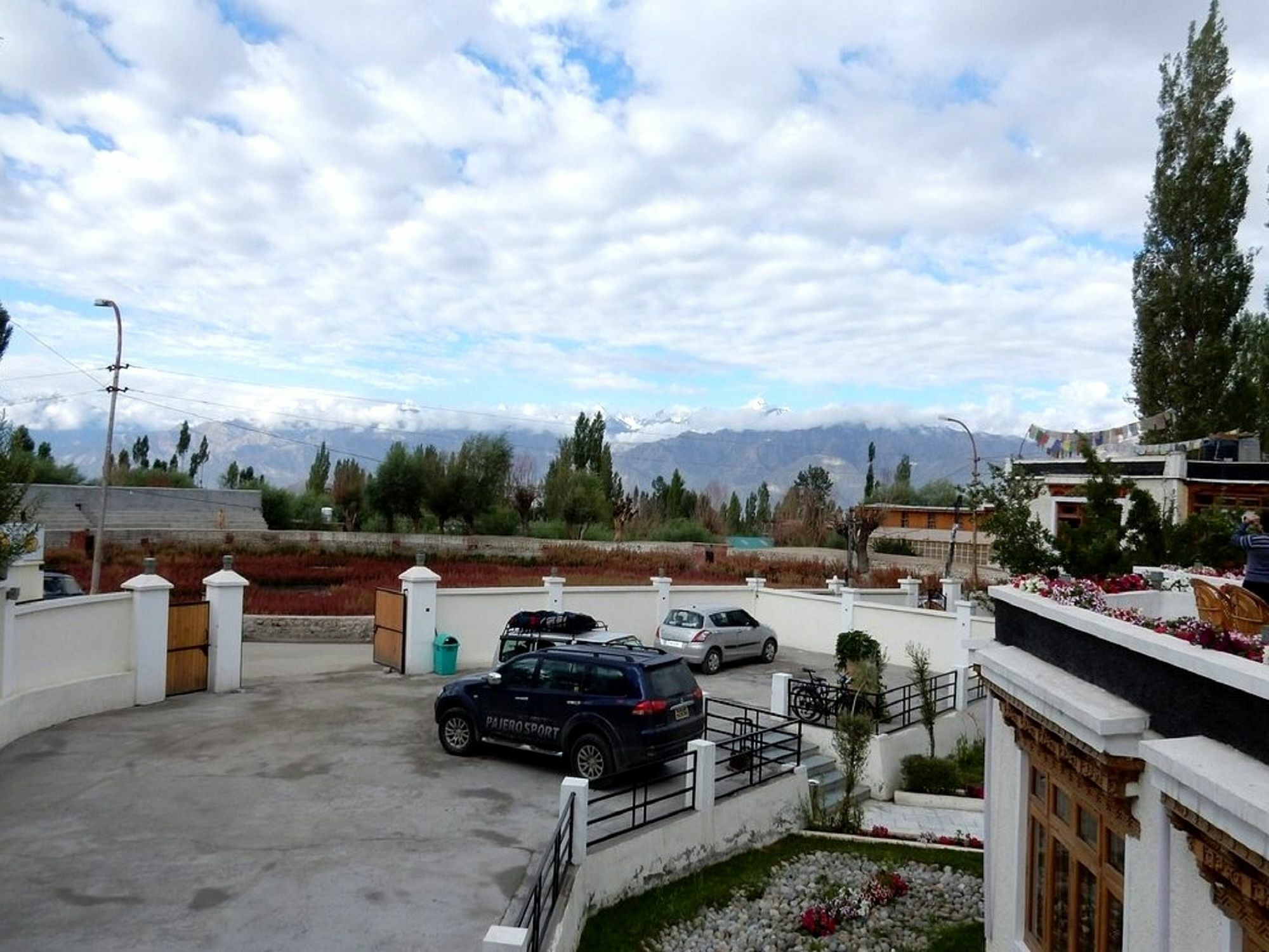 Hotel New Glacier View Leh Esterno foto