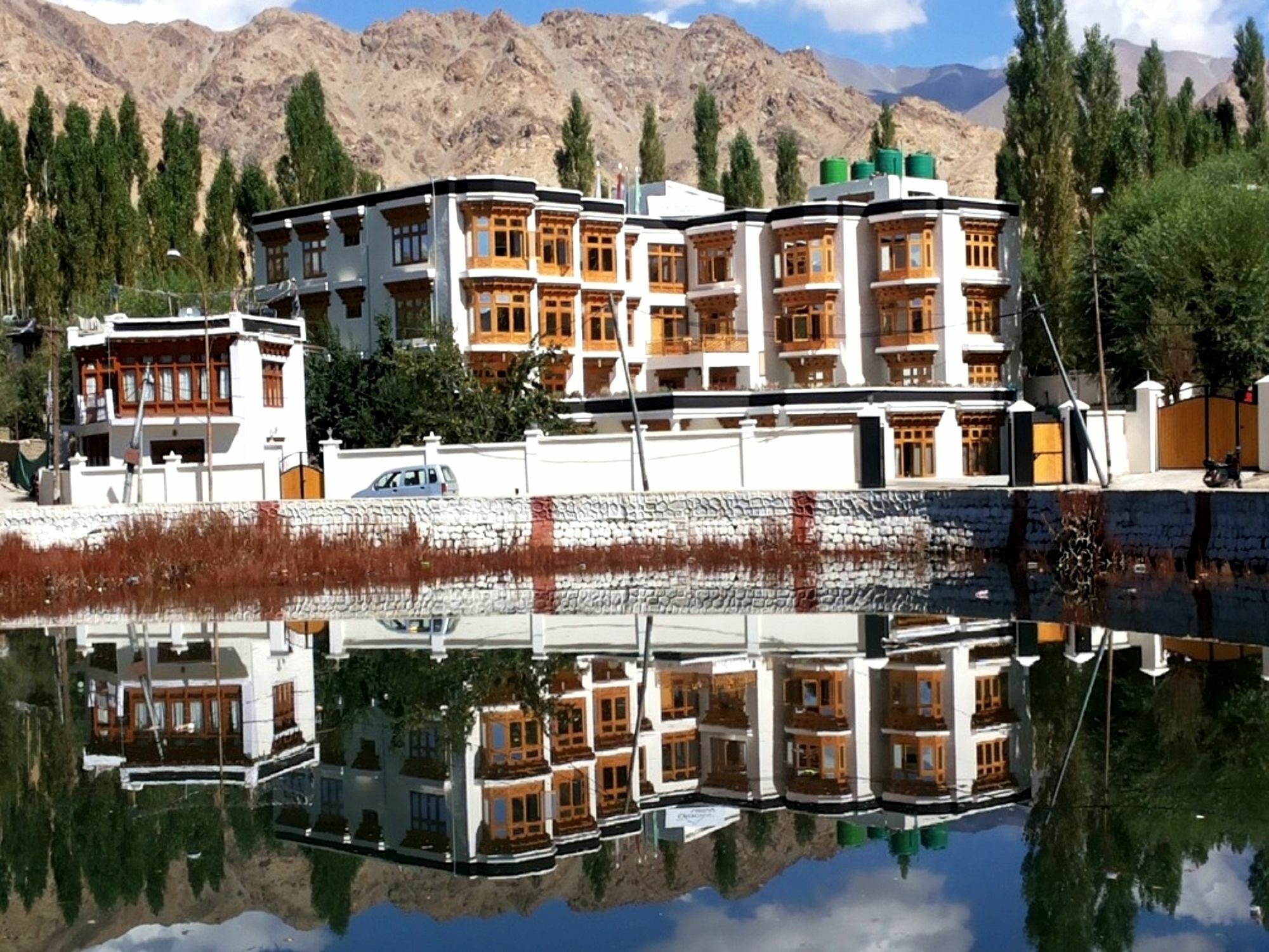 Hotel New Glacier View Leh Esterno foto